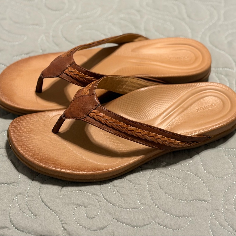 Aetrex Emmy Womens Tan Sandals size 10
